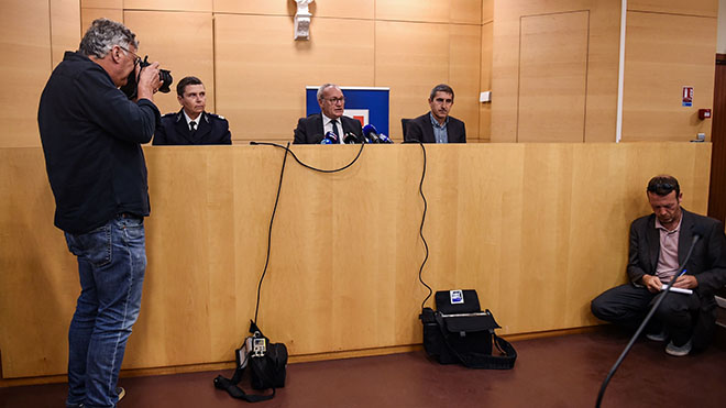 المدعي العام الفرنسي لماري في مؤتمر صحفي بمحكمة بايون